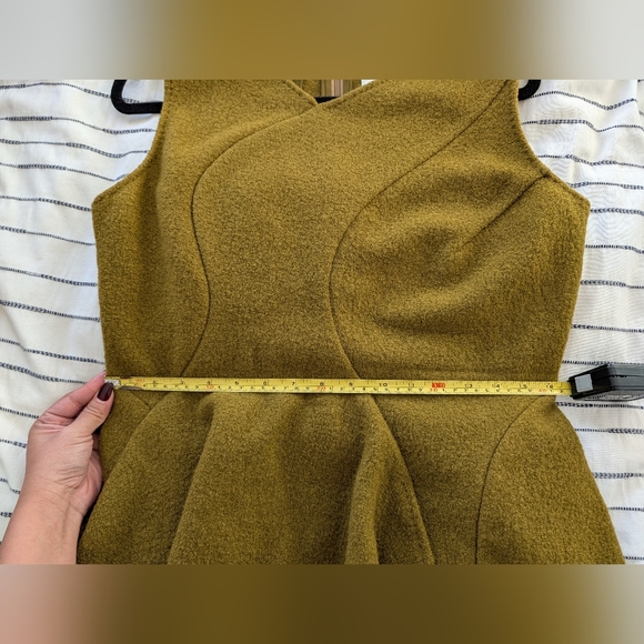 HUGO BOSS Runway wool boucle military green asymmetrical dress - size US 10 - Picture 13 of 13